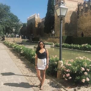 Meet your Posher, Angie